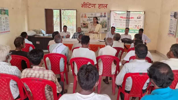 खेत बचाओ अभियान में किसानों को दिए गए वैज्ञानिक सुझाव