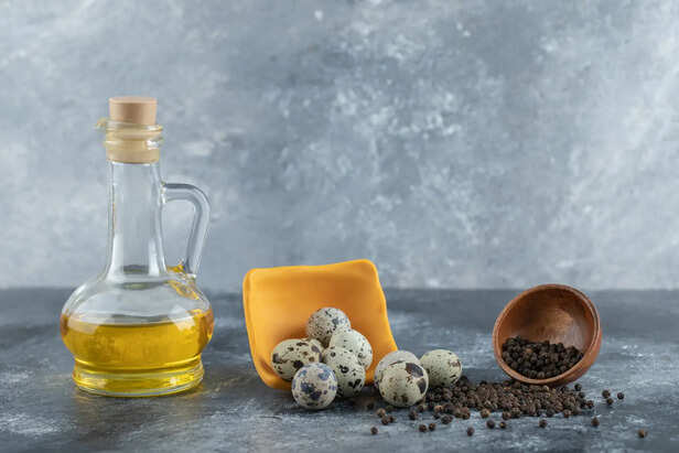 Castor Oil Nourishing Hair Roots