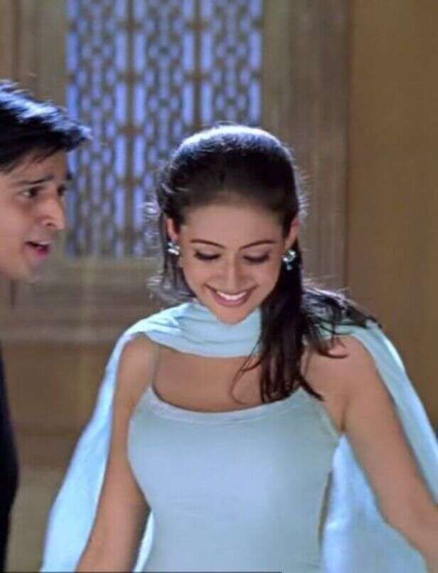 Pintrest | Actress Preeti Jhangiani's look through her appearance in the movie Mohabbatein.