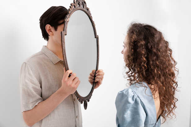 Mirror of a Relationship