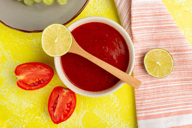 Tomato and Lemon Face Pack