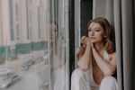 How to Handle Negative Thoughts Without Ignoring Them