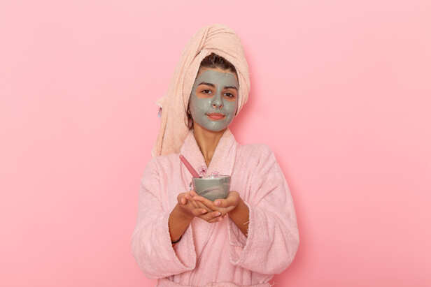 Applying the Natural Flour Face Mask