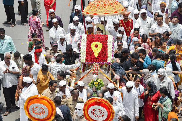 Akola [Maharashtra], Jun 24 (ANI): Devotees participates in the second day of th...
