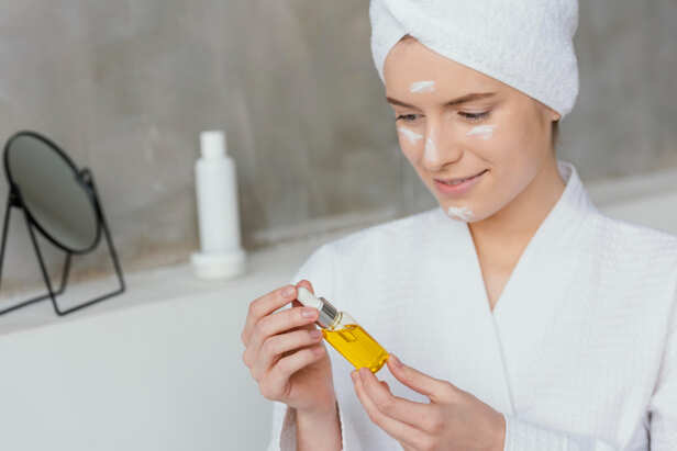 Applying Toner Before Face Serum