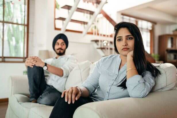 Signs Someone Is Losing Interest in a Relationship