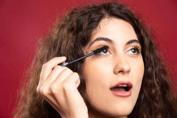 Applying Castor Oil to Eyelashes