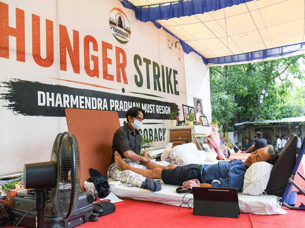 Sonam Wangchuk to withdraw hunger strike, commits legal support for education reforms