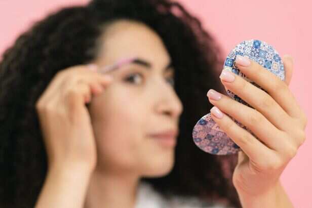 A Gentle Way to Care for Lashes and Brows