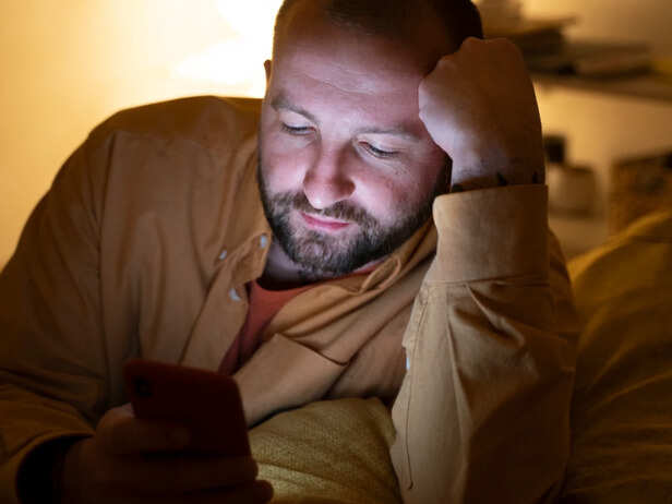 Screen Time and Men’s Skin Health