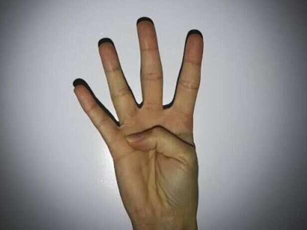 ​Many people have heard claims that pinky fingers were longer in the past
