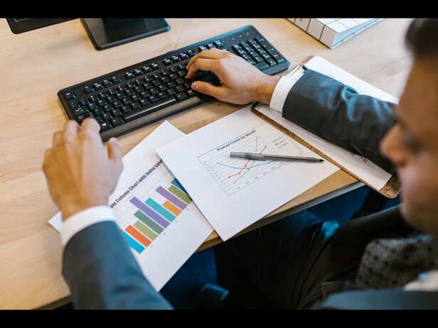 Learning to Work Alongside AI