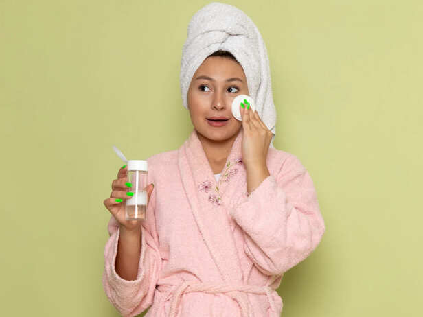 Applying toner on damp skin
