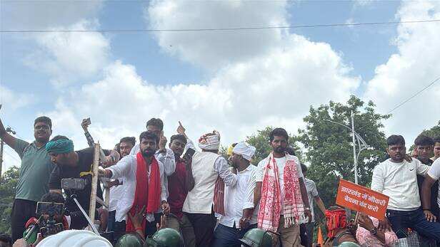 25 जुलाई से धरने पर बैठे हैं अभ्यर्थी
