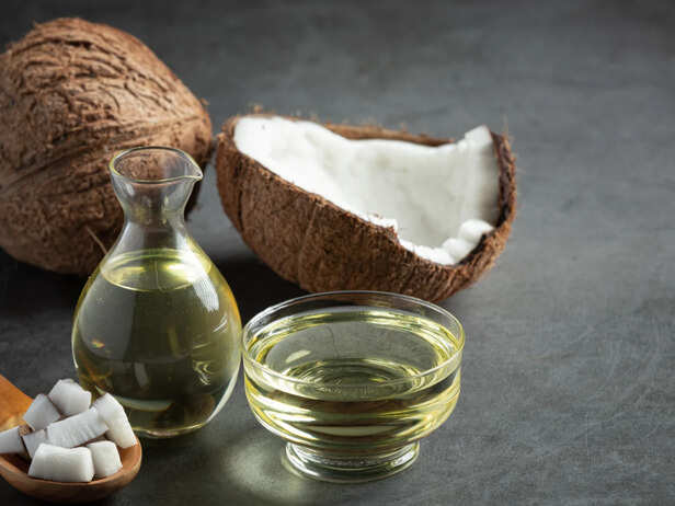Coconut Oil With Fresh Curry Leaves