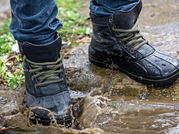 Damp Shoes and Towels Spread Infection