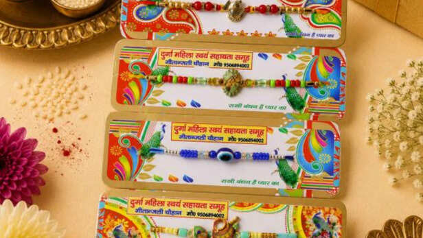 स्थानीय कला और कारीगरी से सजी राखियाँ, महिलाओं के लिए कमाई का नया ज़रिया