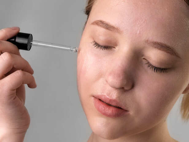 Salicylic Acid for Clogged Pores