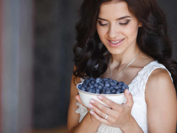 Fresh blueberries rich in anthocyanins