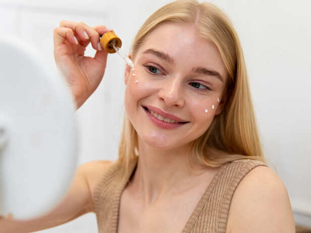 Gallic acid skincare antioxidant concept