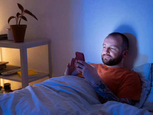 Phone Scrolling Keeps Your Brain Wide Awake
