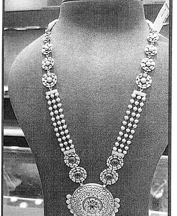 NECKLACE.jpg