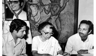 कमलनाथ और गांधी परिवार का रिश्ता