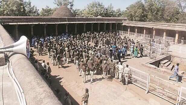 Dhar Bhojshala ASI Survey Report: खंभों पर गणेश और ब्रह्मा की आकृतियां,  हिंदू-देवी देवताओं की मूर्तियां... धार भोजशाला परिसर की ASI सर्वे रिपोर्ट  में बड़े ...