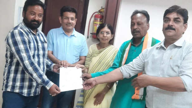 MP Indore NEET case CUET Congress DAVV memorandum 1