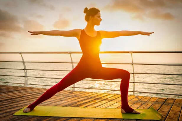 शुरुआती लोगों के लिए सुबह का योग: कैसे शुरू करें • योग की मूल बातें