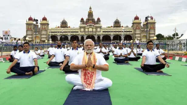 International Yoga Day Preparations for the tenth edition of International  Yoga Day PM Modi made an appeal | International Yoga Day: 'योग ने सीमाएं  पार कर लोगों को एकजुट किया', अंतर्राष्ट्रीय योग