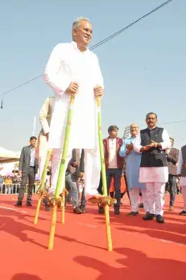 छत्तीसगढ़ के स्कूलों में मनाया जायेगा गेड़ी तिहार : मुख्यमंत्री के साथ  छात्रा भी चढ़ेंगे गेड़ी, होगी कई प्रतियोगिताएं, Gedi Tihar will be  celebrated in ...