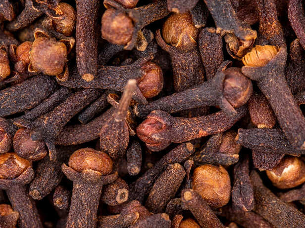 Whole Cloves Rich in Eugenol