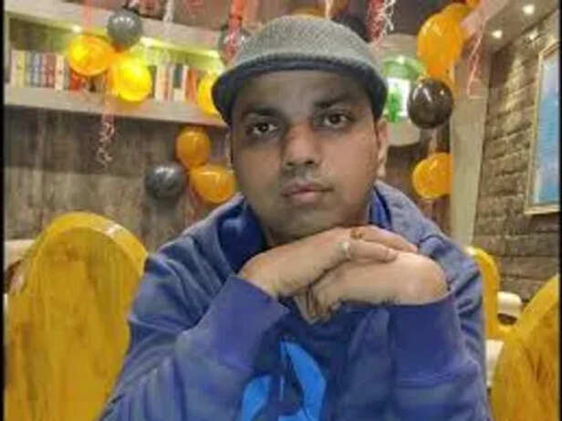 उपनिदेशक गंगा में डूबे