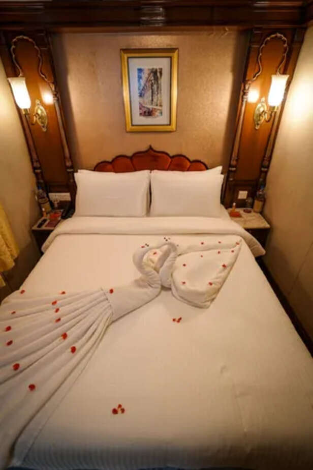 MP Bhopal Golden Chariot Luxury Train