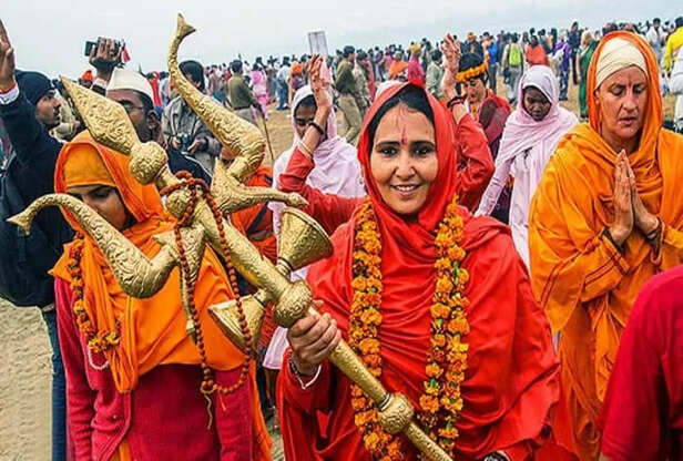 Kumbh Mela 2019 Surprising Facts About Female Naga Sadhus, Date Of Shahi  Snan Date And Royal Bath - Amar Ujala Hindi News Live - Kumbh Mela 2019  :महिला नागा साधुओं की रहस्यमय
