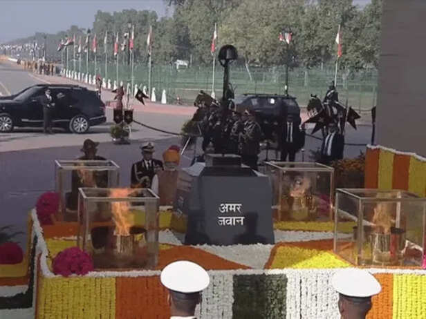 इंडिया गेट पर 50 साल से जल रही अमर जवान ज्‍योति आज बुझ जाएगी, वतन पर मिटने  वालों का अब नया पता होगा - History And Significance Of Amar Jawan Jyoti Or