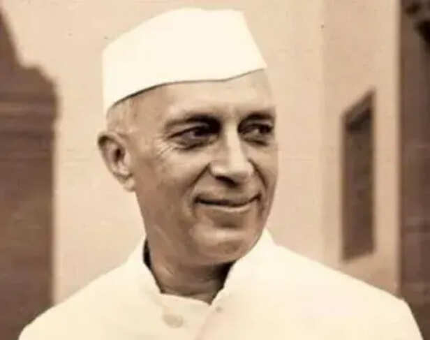 जवाहर लाल नेहरू ने किया बजट पेश 