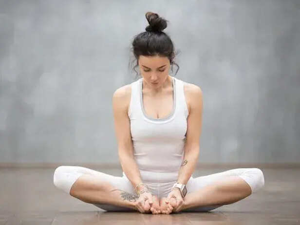 बद्ध कोणासन करने का सही तरीका, फायदे और सावधानियां | How to do Bound Angle  Pose and what are its benefits