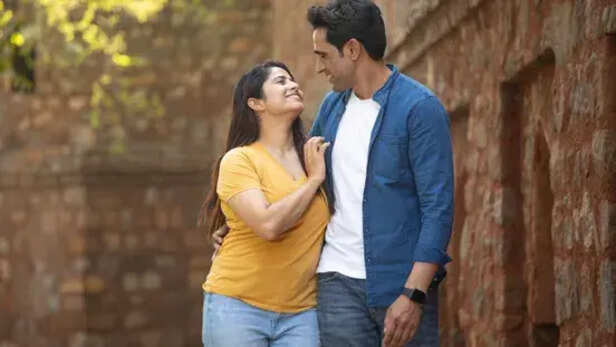 Relationship Tips How To Spend Quality Time With Your Partner If He Is Busy  - Amar Ujala Hindi News Live - Relationship Tips:पार्टनर नहीं देता वक्त,  व्यस्त जीवनशैली में ऐसे बिताएं एक दूसरे के साथ समय