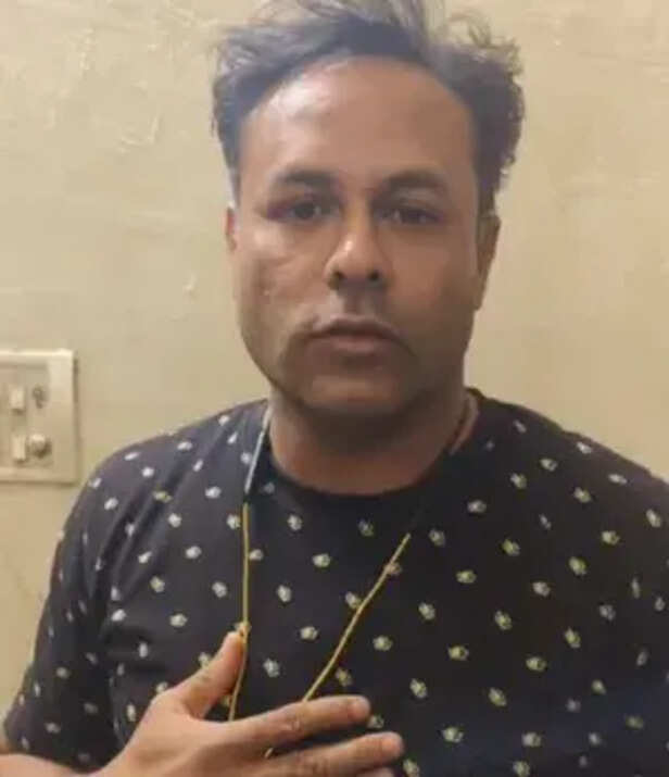 आरोपी रफीक खान को पकड़ लिया गया है।