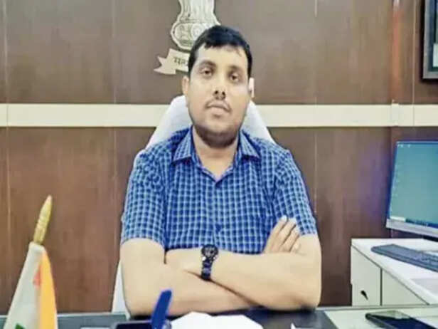 Collector Kaushalendra Vikram Singh said | कलेक्टर कौशलेंद्र विक्रम सिंह  बोले: भोपाल की हेरिटेज वैल्यू वाली इमारतों को पयर्टन विभाग को सौंपकर  संवारेंगे ...