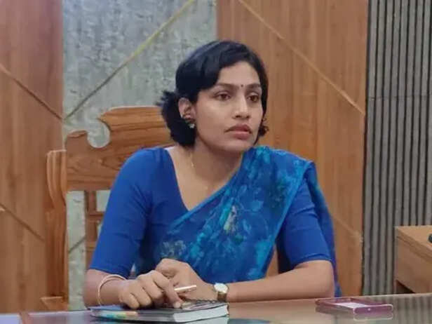 Sanskriti Jain took over the post of collector | संस्कृति जैन ने संभाला  कलेक्टर का पद: कहा- मेरी रूचि आजीविका के क्षेत्र में बेहतर काम करने की है -  Seoni News | Dainik Bhaskar
