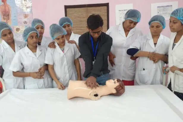कौशल विकास कार्यक्रम | एनजीओ में कौशल विकास पाठ्यक्रम | ख़ुशी