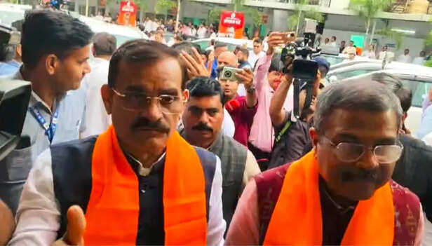 vd and pradhan