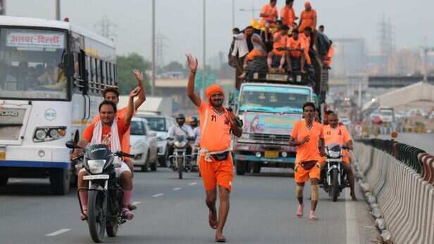 Kanwar Yatra 2024: डाक कांवड़ क्या होती है? कितने दिन में पूरी करनी होती है  यात्रा | Kanwar Yatra 2024 What is Dak Kanwar Why is it considered the most  difficult kanwar