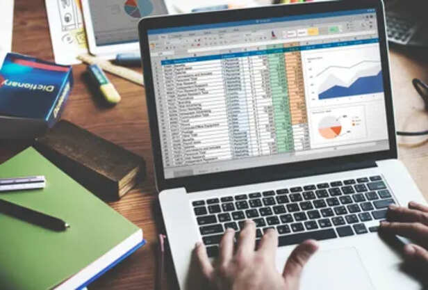 25 Reasons Why You Should Hire a Virtual Data Entry Assistant