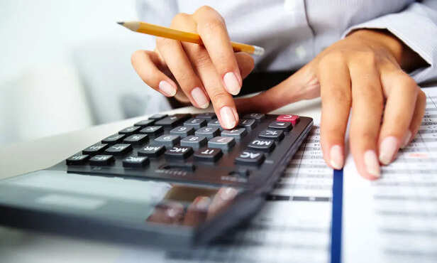 Best Career Options &amp; Career Guidance after 12th in Commerce- Career Naka