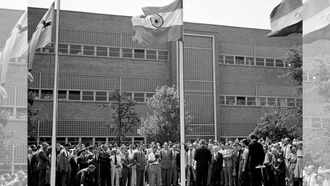 15 अगस्त 1947 को को न्यूयॉर्क स्थित संयुक्त राष्ट्र मुख्यालय में स्वतंत्र भारत का झंडा फहराया गया।