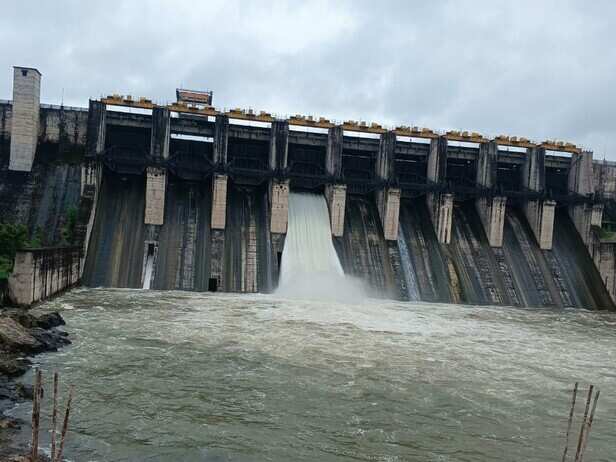 One gate of Maan Dam opened, water level reached 297 meters | मान डेम का एक  गेट खुला, जलस्तर 297 मीटर पहुंचा: टोंकी से बाकानेर तक छोटे पुल डूबे, नदी  किनारे अलर्ट